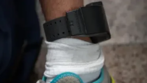 Washington public school requires student-athletes to wear ankle monitors to ensure social distancing, track COVID-19 outbreaks