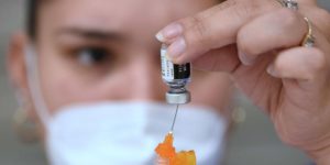 Horowitz: As vaccinated COVID hospitalizations soar, government blocks the one option that works