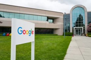Hundreds of Google Employees Encourage Co-Workers to Resist Company’s Vaccine Mandate